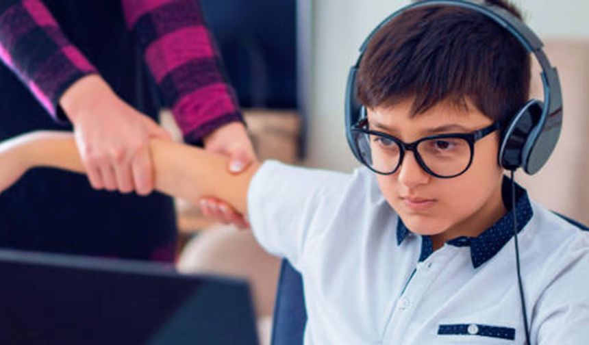 Doç. Dr. Kozan: Çocuklardaki aşırı ekran kullanımı gelişimi tehdit ediyor