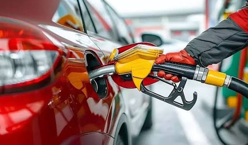 Akaryakıttaki indirim tabeleya yansıdı: İşte güncel fiyatlar!