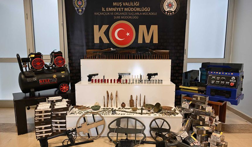 Muş’ta kaçakçılık operasyonu: Silah, mühimmat ve tarihi eserler ele geçirildi