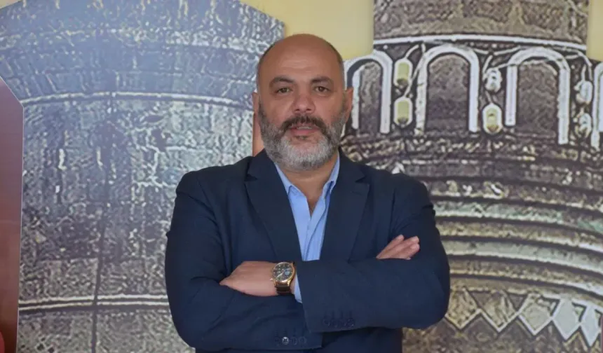 At Gözlüğüyle İran'ı Okumak