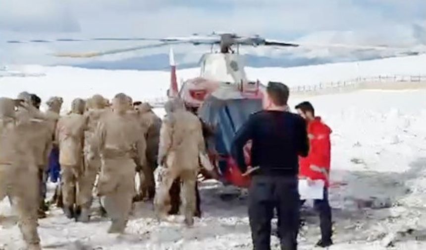 Muş’ta asfiksi tanılı bebek için ambulans helikopter havalandı