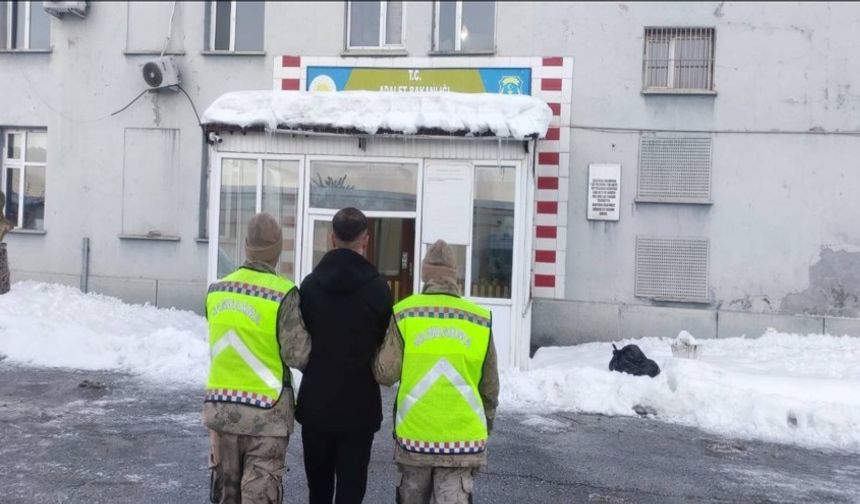 Muş’ta hırsızlık suçundan aranan şahıs yakalandı