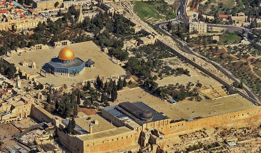 Çiftçi: Müslümanlar, Kudüs ve Mescid-i Aksa davasını diri tutmakla mükelleftir