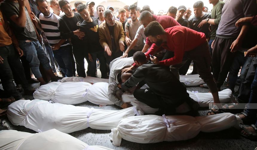 Gazze'de şehit 71 bin 548'e yükseldi