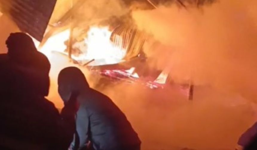 Hizan’da dipçik üretim atölyesinde yangın