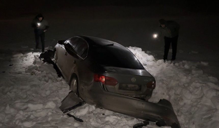 Otomobil 30 Metre Savrulup Kara Saplandı: 3 Kişi Yaralandı