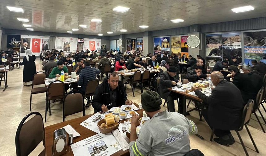 Bitlis Vakıflar Müdürlüğü, Ramazan’ın İlk Gününde 7 İlde İftar Sofraları Kurdu