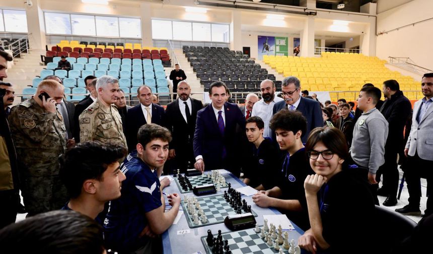 Bitlis'te Okul Sporları İl Satranç Turnuvası Başladı