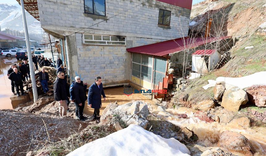 Vali Karakaya dere taşkınından etkilenen Sanayi Sitesi’nde incelemede bulundu