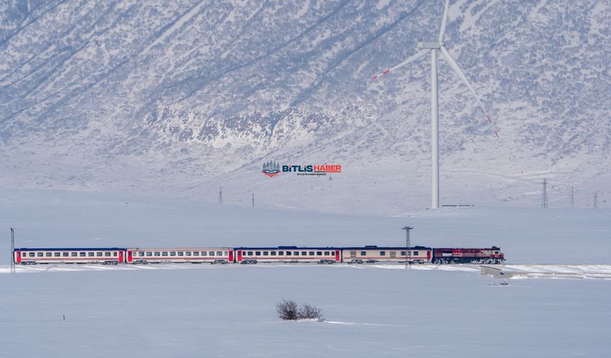 Bitlis’te kar manzarası eşliğinde tren yolculuğu kartpostallık manzaralar oluşturdu
