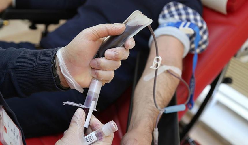 Oruçlu iken kan vermek veya kan almak orucu bozar mı?