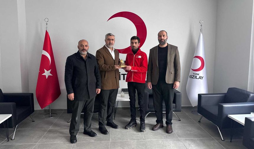 Karakaya'da Kızılay Bitlis Şubesi’ne Hayırlı Olsun Ziyareti