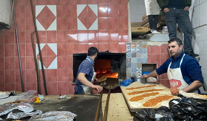 Bitlis'te Ramazanla fırıncıların yüzü gülüyor