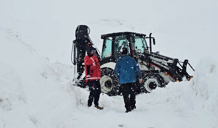 Süphan Dağı’nda Zirve Denemesine Kar ve Tipi Engeli