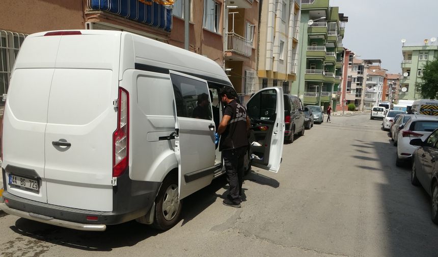 Tartıştığı babasını bıçakla yaraladı