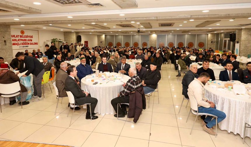 Ahlat'ta Ahıskalı Türk Vatandaşları İftarda Buluştu