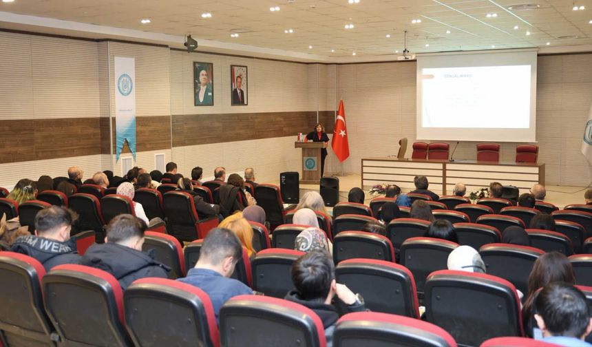 Bitlis Eren Üniversitesi'nde “İstiklâl Marşı’nı Kur’an Perspektifinden Okumak” Konferansı