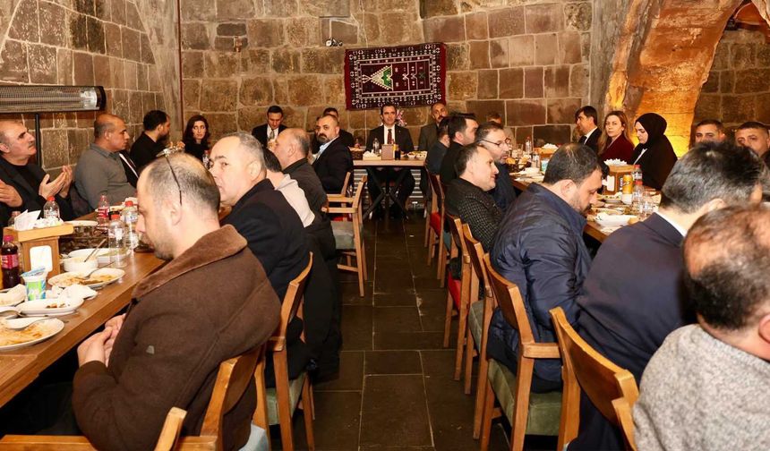 Bitlis Valisi Karakaya, OSB’de Sanayici ve İş İnsanlarıyla İftarda Buluştu