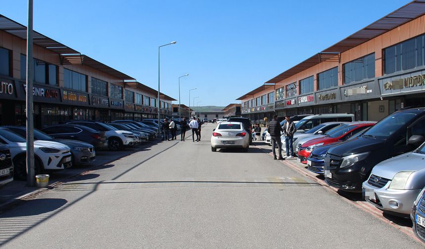 Altın Yükseldi, İkinci El Otomobil Piyasası Durdu