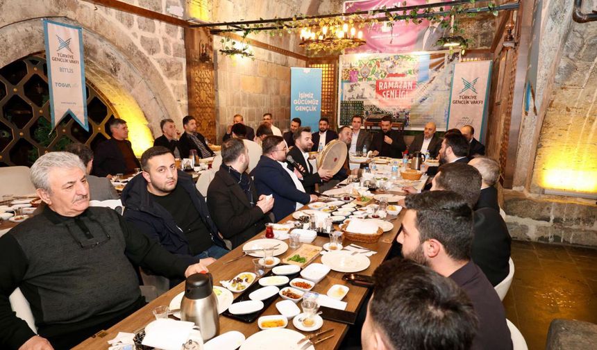 Bitlis’te Ramazan Şenliği Sahur Programı Düzenlendi