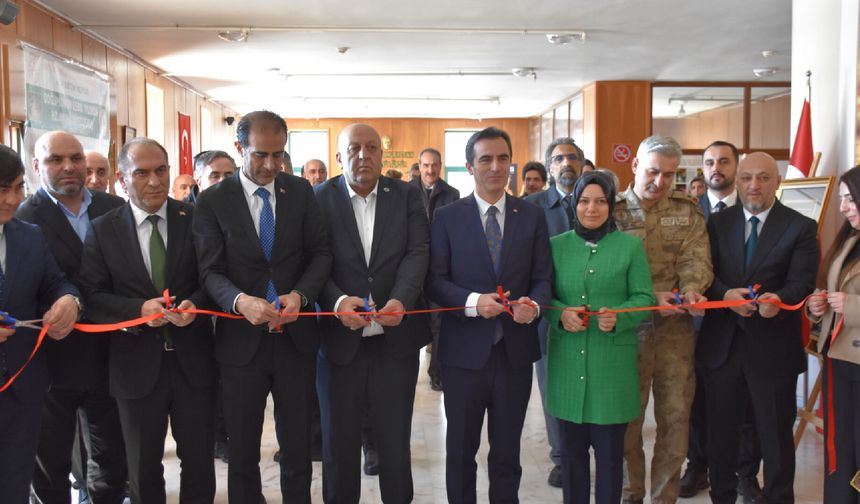 Bitlis’te “Sanatın Diliyle Değerlerimiz” Temalı Sergi Açıldı