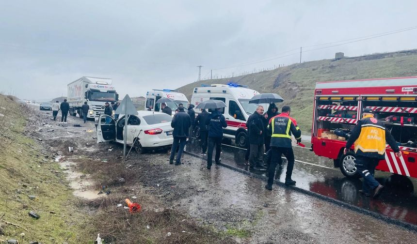 Otomobil Takla Attı: 1 Kişi Öldü, 2 Yaralı