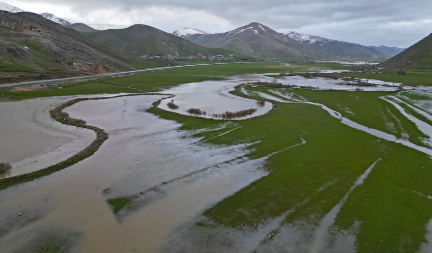 Sular Altında Kalan Güzeldere Menderesleri  Göl Görünümüne Büründü