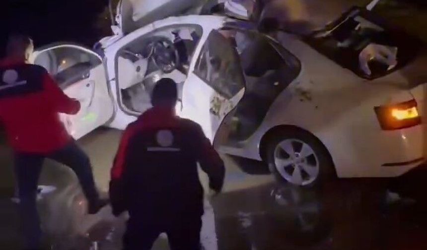 Bitlis’te otomobil at arabasına çarptı: 5 yaralı