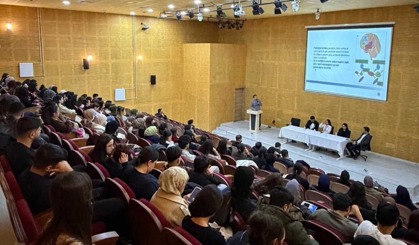 Bitlis Eren Üniversitesi’nde Bağımlılıkla Mücadele Eğitimi Düzenlendi