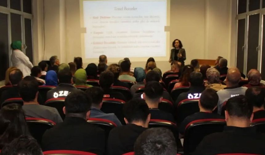 Bitlis Tatvan Devlet Hastanesi Personeline Etkili İletişim, Empati ve Pozitif Yaklaşım Semineri