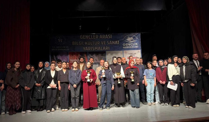 Bitlis’te Şiirler Yarıştı: İl Birinciliği Tamamlandı