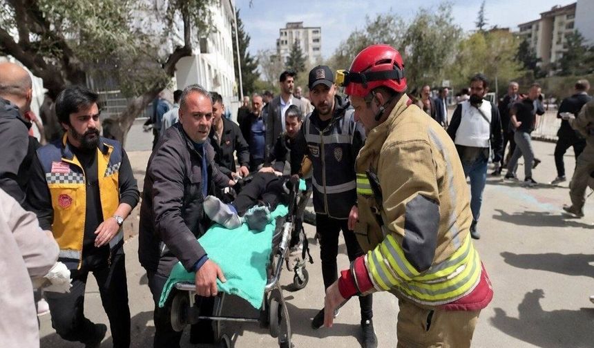 Son Dakika: Kahramanmaraş'ta okulda silahlı saldırı:  4 ölü, 20 yaralı