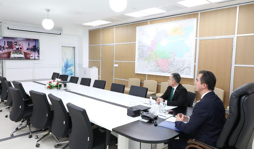 Vali Karakaya 'Sosyal Risk Haritaları Saha Çalışmaları' konulu toplantıya katıldı