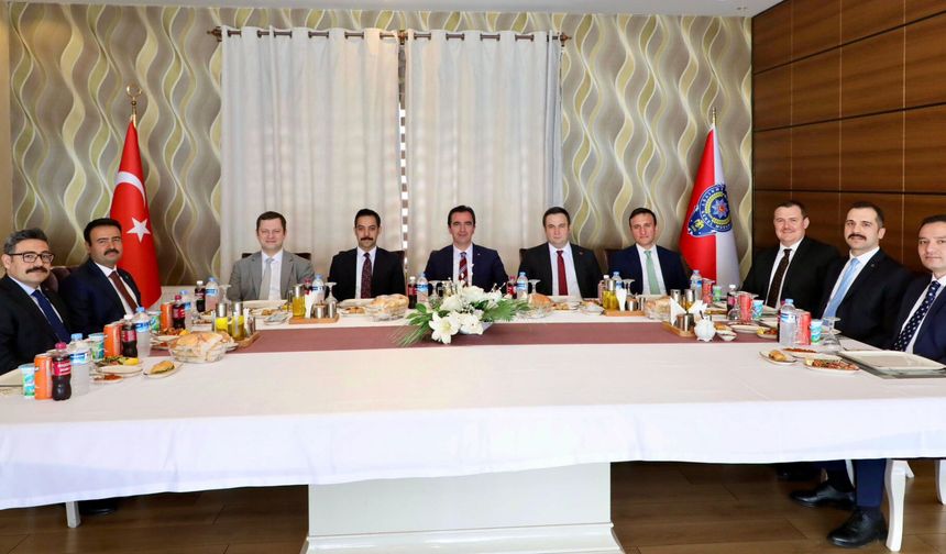 Bitlis’te Kaymakam Uzun’a Veda Programı Düzenlendi