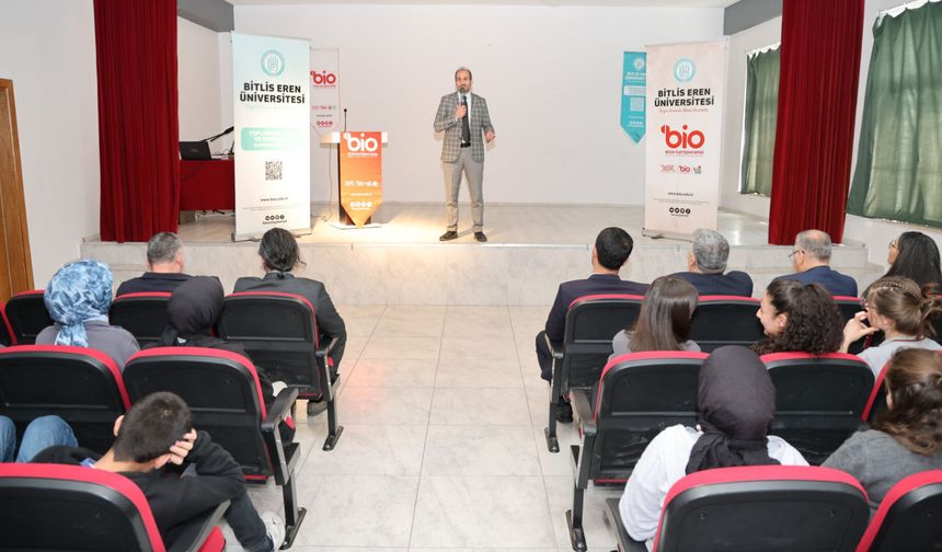 Bitlis’te Lise Öğrencilerine yönelik  'Zorbalık ve Şiddeti Anlamak' Temalı Konferans