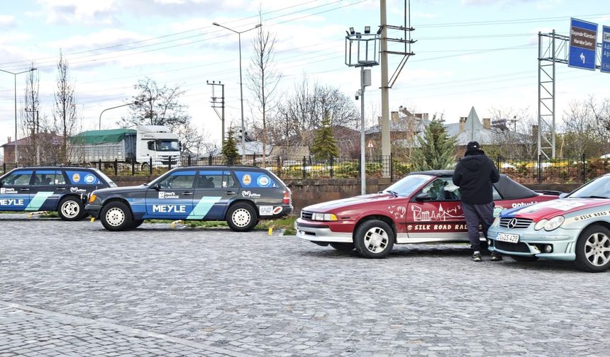 'Doğu-Batı Dostluk ve İpek Yolu Rallisi' Ahlat etabı başladı