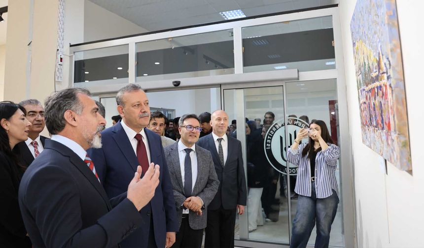 Bitlis Eren Üniversitesi’nde “Bitlis’in Hafızası” Sergisi Açıldı