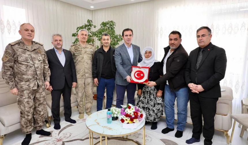 Bitlis'te Anneler Günü'nde Şehit Anneleri Unutulmadı