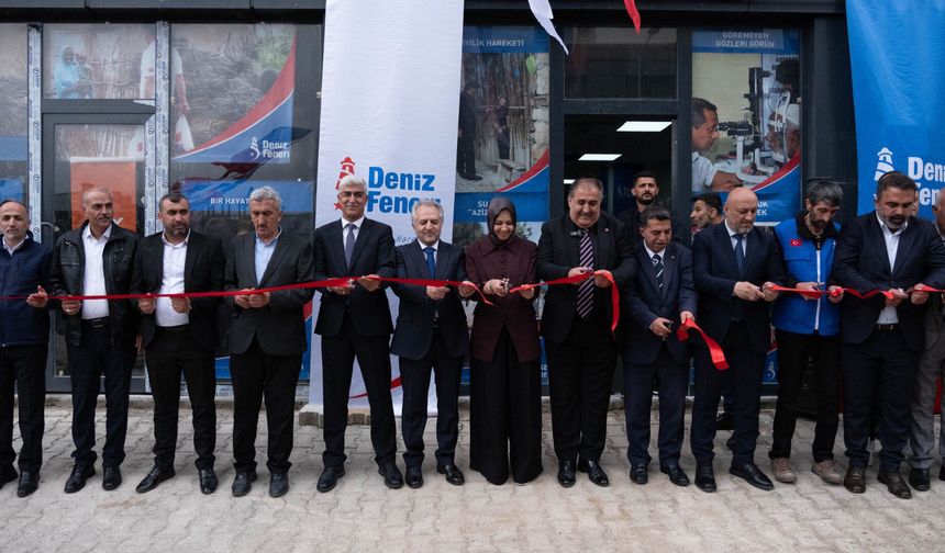 Bitlis'te ihtiyaç sahiplerine yönelik geçici giyim mağazası açıldı