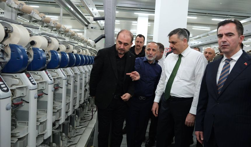 Bakan Çiftçi temaslarının 2'nci gününe Kiler İplik Fabrikası'nı ziyaretle başladı