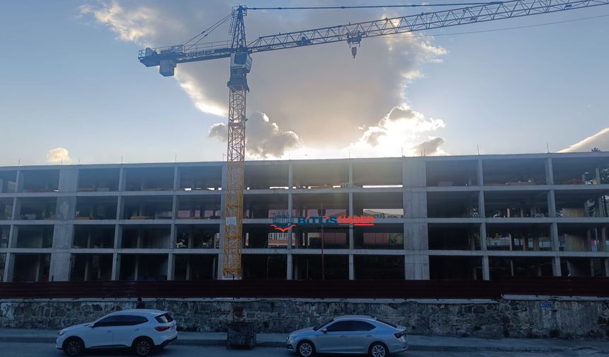 Bitlis'te inşaatı durdurulan Hilton Otel'in akıbeti ne olacak?