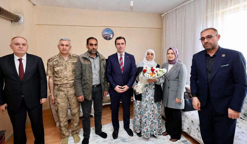 Vali Karakaya'dan Bayram Öncesi Şehit Ailelerine Ziyaret
