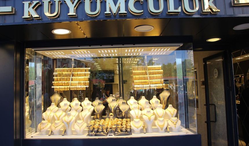 Düğün sezonunda altın alacaklar dikkat: Sahte altın gerçeğinden nasıl ayırt edilir?