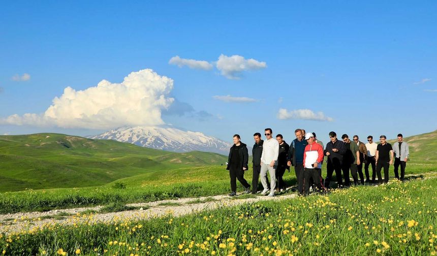 Sütey Yaylası’nda Doğa Yürüyüşü Düzenlendi