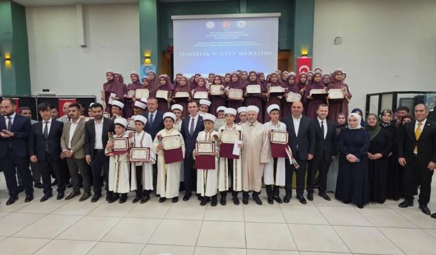 Bitlis'te görkemli hafızlık icazet merasimi: 56 hafız mezun oldu
