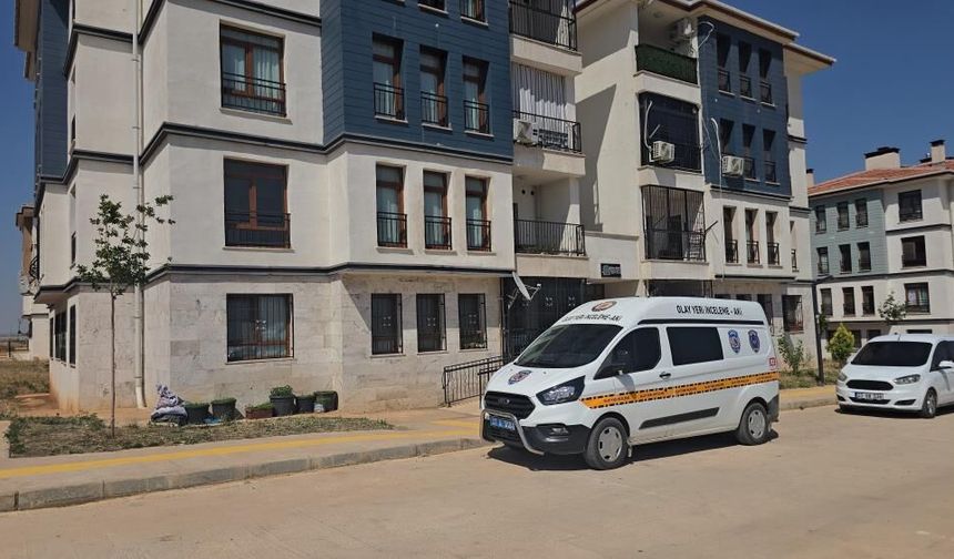 Evinde silahlı saldırıya uğrayan kadın öldü
