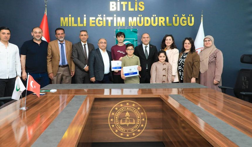 Bitlisli Öğrencilerden 'Sağlıklı Nesil Sağlıklı Gelecek' Yarışmasında Büyük Başarı