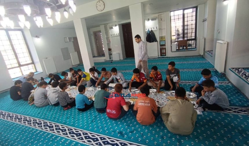 TOKİ 5. Etap Camii’nde Dönem Sonu Kahvaltı Programı Düzenlendi