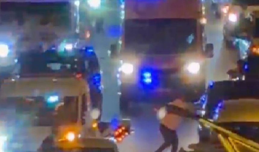 Bitlis Spor kutlamalarında vatandaş ambulansın önünde koşarak yolu açtı; Takdir topladı