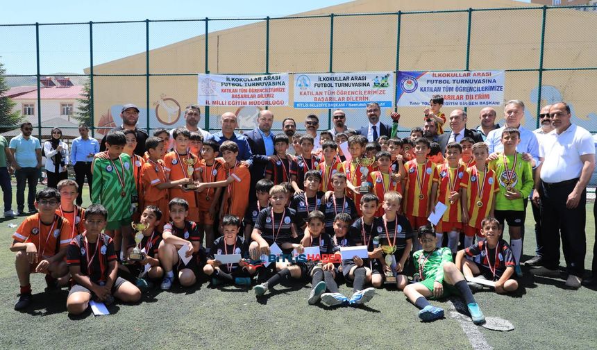 Bitlis'te İlkokullar Arası Futbol Turnuvası Şampiyonu Belli Oldu